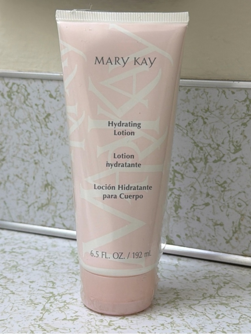 Mary Kay Hydrating Lotion - Soft Pink Tube